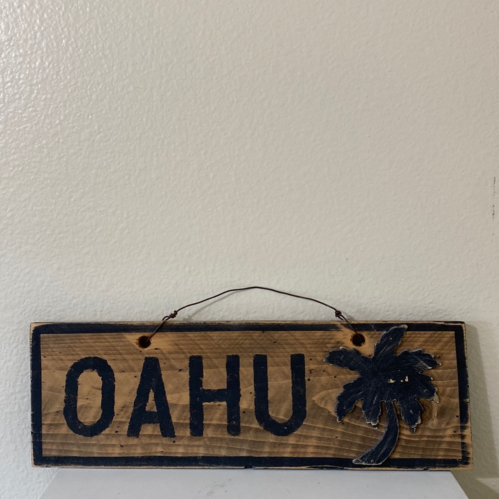 Brandy Melville OAHU Wooden Sign